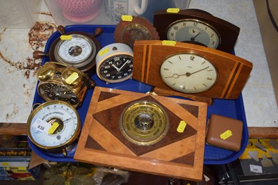 Lot 838 - A tray comprising various clocks, timepieces...