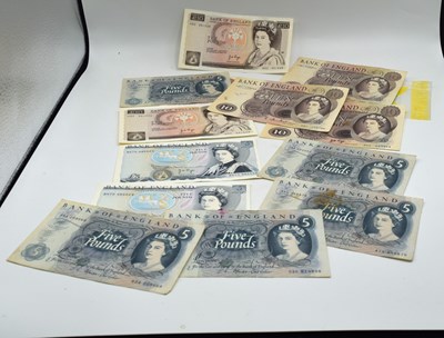 Lot 129 - Quantity of various ERII bank notes to include...