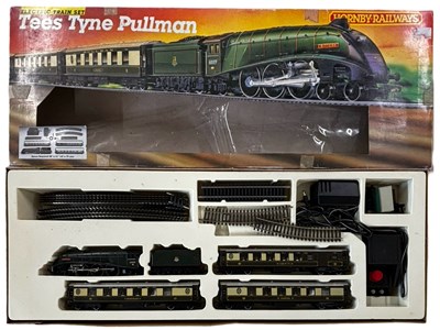 Lot 73 - A boxed Hornby 00 gauge Tees Tyne Pullman set...