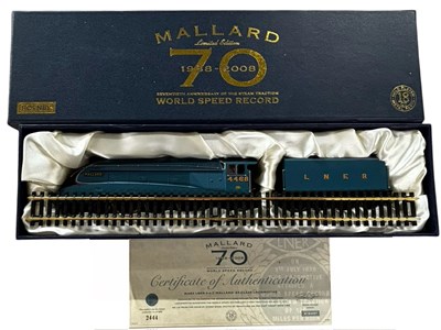 Lot 71 - A boxed limited edition Hornby 00 gauge R2684...