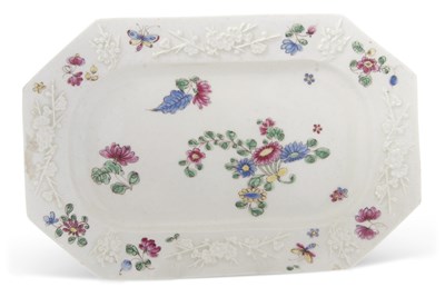 Lot 118 - A Bow porcelain rectangular dish circa 1755...