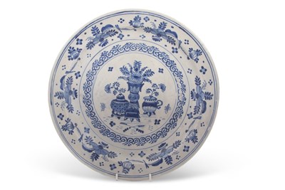 Lot 131 - A large 18th Century Delft charger, probably...