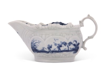 Lot 132 - A small Worcester porcelain cream boat...