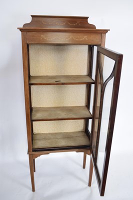 Lot 401 - Edwardian mahogany display cabinet with single...