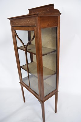 Lot 401 - Edwardian mahogany display cabinet with single...