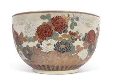 Lot 184 - A large Satsuma jardiniere late 19th Century,...