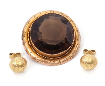 Lot 104 - A smokey quartz brooch and a pair of 9ct...