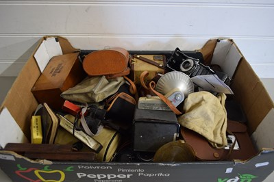 Lot 18 - BOX CONTAINING CAMERAS AND EQUIPMENT