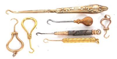 Lot 109 - Mixed Lot: Silver gilt handled button hook,...