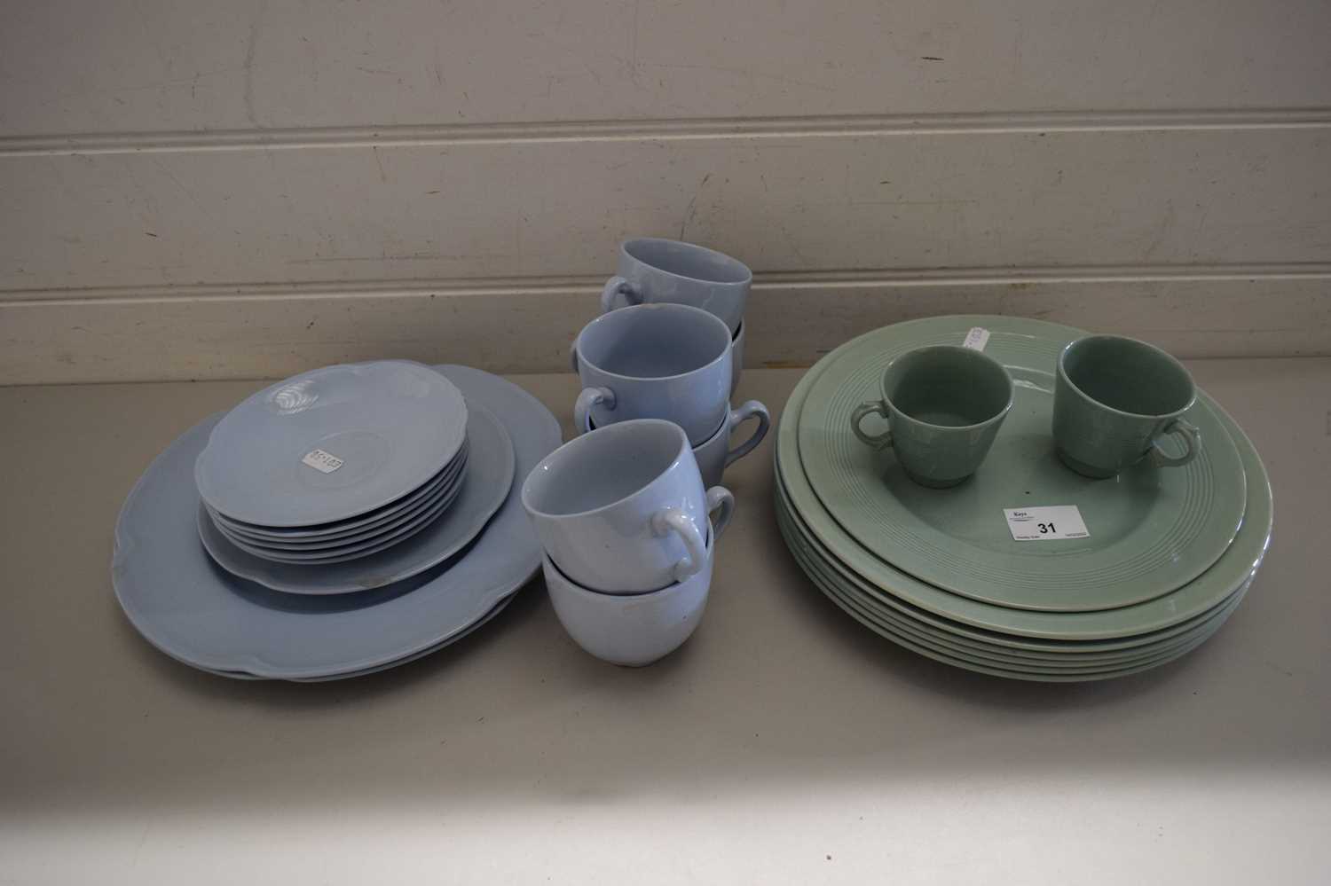 Lot 31 - GROUP OF DINNER AND TEA WARES