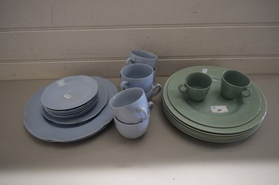 Lot 31 - GROUP OF DINNER AND TEA WARES
