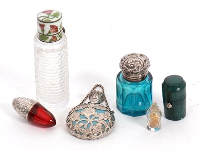 Lot 123 - Mixed Lot: A Victorian perfume bottle with...