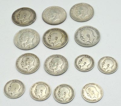 Lot 65 - Quantity of George V half crowns & shillings....