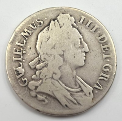 Lot 27 - William III 1690 silver crown