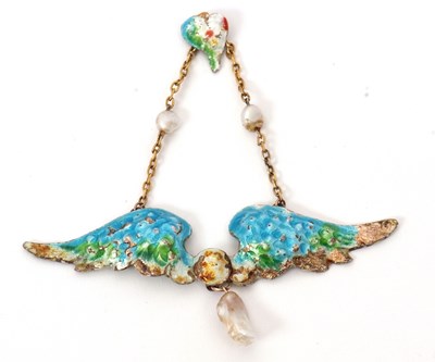 Lot 126 - An Art Nouveau enamelled pendant, with...