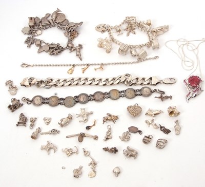 Lot 183 - A mixed lot of silver jewellery, to include a...