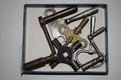 Lot 117 - A box of assorted clock keys