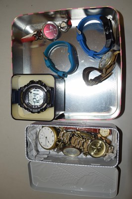 Lot 122 - A box of various assorted wristwatches