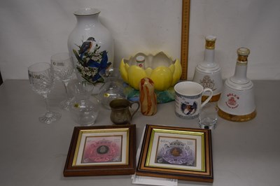 Lot 130 - Mixed Lot: A Clarice Cliff Waterlily...