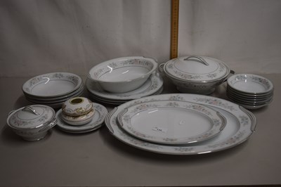 Lot 135 - A quantity of Noritaki floral decorated dinner...