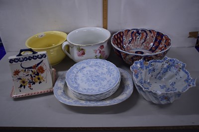 Lot 148 - Mixed Lot: Various ceramics to include an...