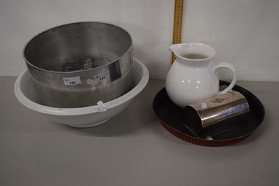 Lot 169 - Mixed Lot: Various kitchen wares, wash bowl etc