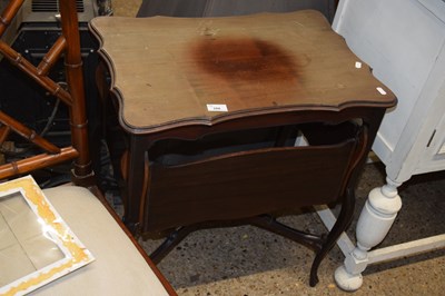 Lot 288 - An Edwardian mahogany occasional table with...