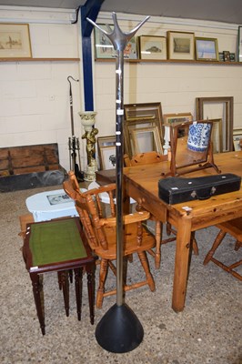 Lot 302 - Modern metal coat stand