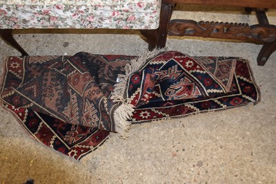 Lot 317 - A 20th Century patterned floor rug