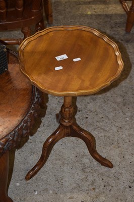 Lot 323 - Reproduction tripod based wine table