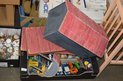 Lot 725 - Box of various toy farm vehicles and equipment...