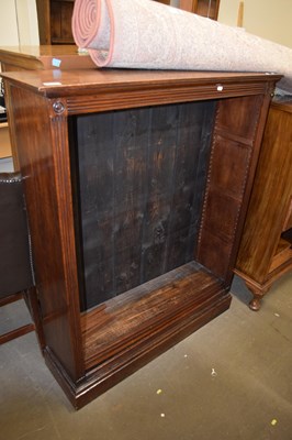 Lot 733 - An early 20th Century mahogany bookcase...