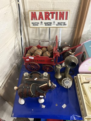 Lot 500 - Quantity of various items to include pub...