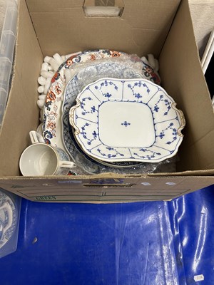 Lot 516 - Box of assorted ceramics and porcelain ware to...