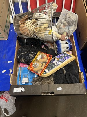 Lot 518 - Mixed Lot: Decorative items, kids teddy bears,...