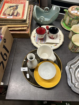 Lot 607 - Mixed ceramics