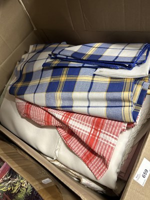 Lot 659 - Box of various table cloths and table linen