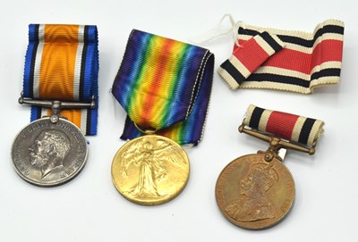 Lot 8 - First World War Medal pair comprising of...