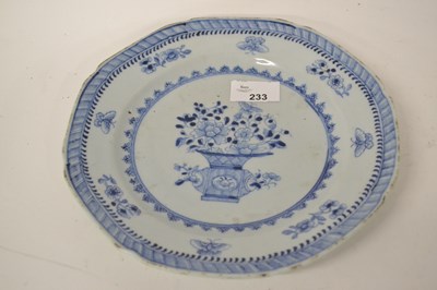 Lot 257 - Chinese porcelain plate, Qianlong period, with...