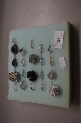 Lot 131 - Mixed Lot: various costume jewellery, rings