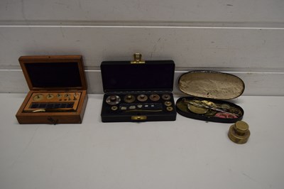 Lot 129 - BOXED SET OF GRADUATED POSTAL WEIGHTS AND...