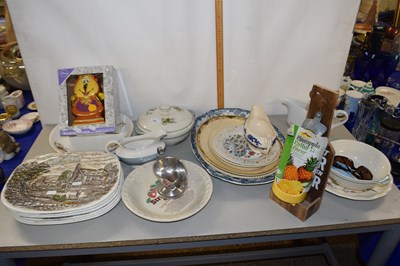 Lot 190 - Mixed Lot: dinner wares, Disney clock etc