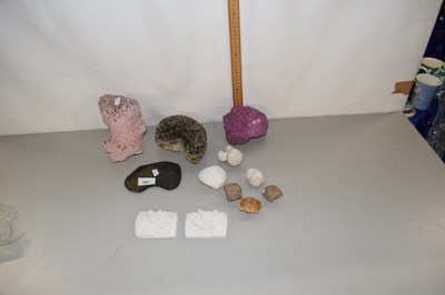 Lot 193 - Mixed Lot: mineral samples etc