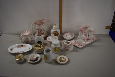 Lot 213 - Mixed Lot: various porcelain to include Chokin...