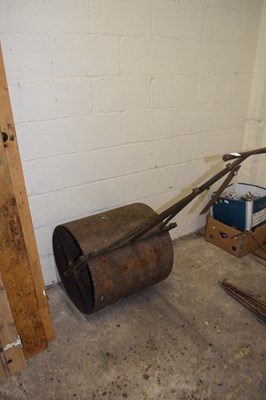 Lot 1001 - Large cast garden roller