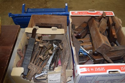 Lot 1028 - Various vintage hand tools to include lathes,...