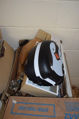Lot 823 - Box of various house clearance sundries, small...