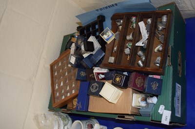 Lot 541 - Large collection of thimbles