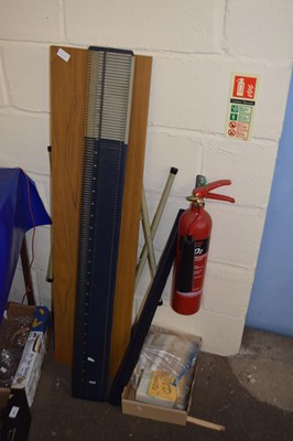 Lot 541a - Knitting machine with stand and accessories