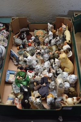 Lot 615 - Box of cat models